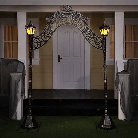 Haunted Living 8 Ft Lighted Animatronic Halloween Manor Archway In The