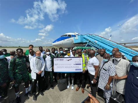 Air Peace Chairman Allen Onyema Fulfils Promise To The Super Eagles