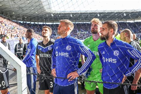 FC Schalke 04 Auch Das Noch Fans Dreht Sich Der Magen Um DerWesten De