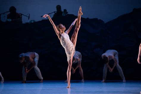 Adji Cissoko In Sutra Alonzo King Lines Ballet