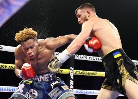 Devin Haney thắng điểm Vasyl Lomachenko gây tranh cãi hạng nhẹ Boxing