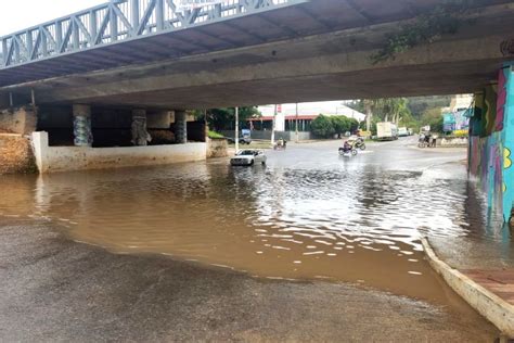 Chuva Causa Alagamento Embaixo De Viaduto E Deixa Tr Nsito