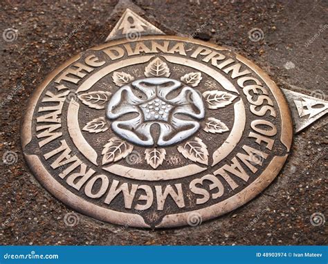 The Diana Princess of Wales Memorial Walk Stock Photo - Image of metal ...