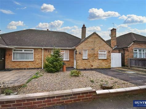 3 Bed Semi Detached Bungalow For Sale In Repton Road Wigston Le18 £