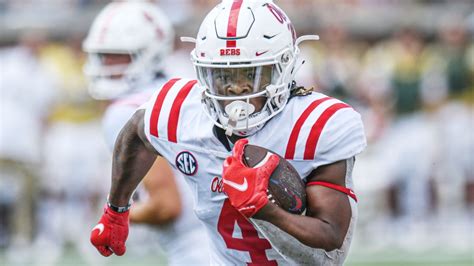 Judkins, Ole Miss RBs bulldoze Georgia Tech to send Rebels to 3-0