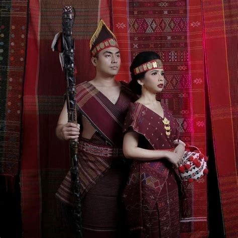 Menilik Keindahan Baju Pengantin Adat Batak Dalam Keragaman Multietnik