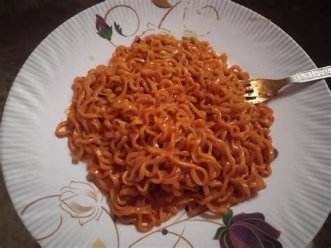 Made some buldak chicken spicy noodles 😋😋 : r/indiasocial