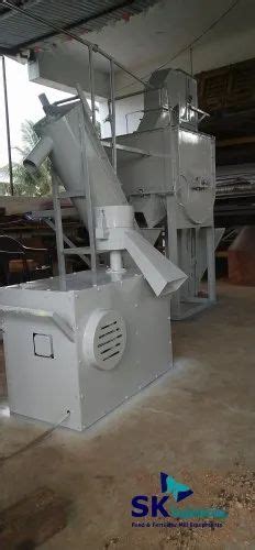 Semi Automatic Poultry And Cattle Pellet Feed Making Machine For