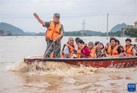 湖南永州抗洪救灾现场直击 半月谈