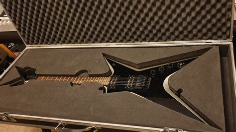 Washburn Dimebag Darrell Dime 2st Stealth Pantera Signature Guitar Up Close Video Review Youtube