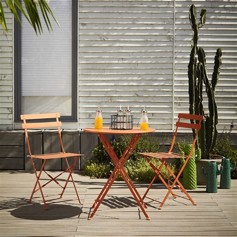 A new classy and colourful Asda garden furniture range has just landed ...