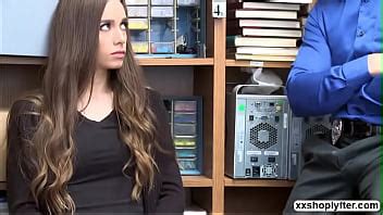 Mec cogne la chatte serrée de Shoplifter Talis XVIDEOS