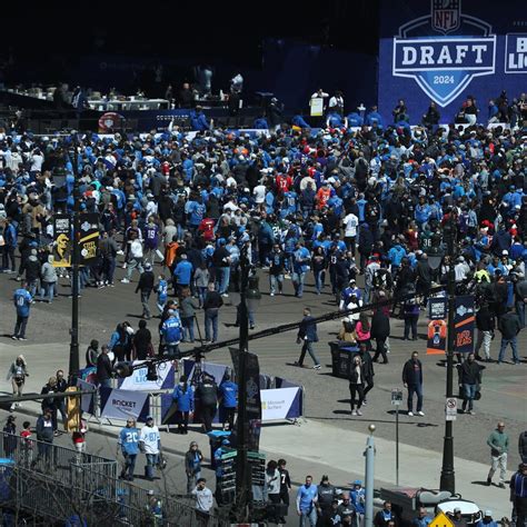 Detroit Sets Nfl Draft Record With 275k Attendees Students At