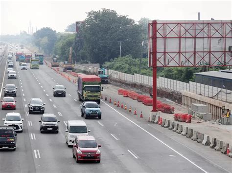 Ruas Jalan Tol Jakarta Cikampek Diperlebar Menjadi 8 Lajur