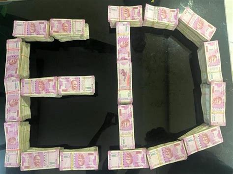 Gujarat Ed Seizes Over Rs 1 Crore Cash In Rs 2 000 Denomination