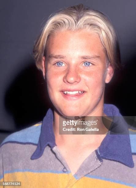 Zachery Ty Bryan & Family Photos and Premium High Res Pictures - Getty ...