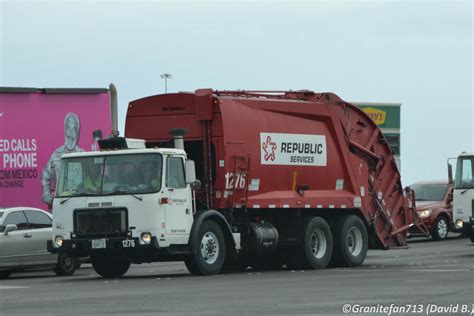 Republic Services Autocar Xpeditor Rear Loader Nv A Photo On Flickriver