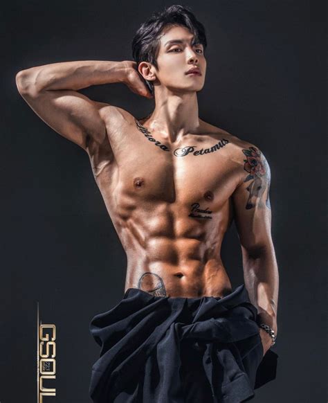 Pin de NguyễnTuấn em Six abs Garotos sensuais Garotos asiáticos