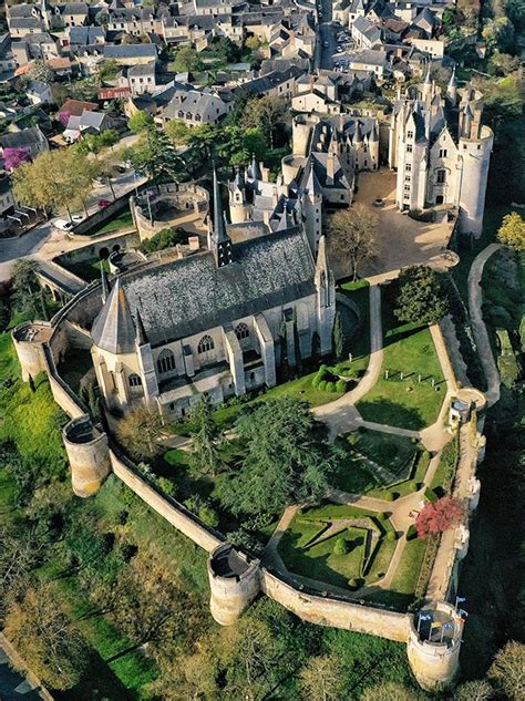 Ch Teau De Montreuil Bellay Maine Et Loire Son Histoire Mill Naire