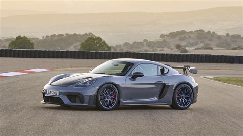 The new Porsche 718 Cayman GT4 RS - Porsche Newsroom