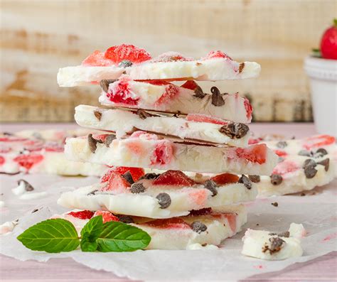 Frozen Berry Yogurt Bark Recipe Hans Dairy