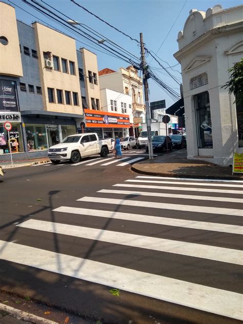 Prefeitura Revitaliza Pintura De Sinaliza O De Tr Nsito No Centro Da