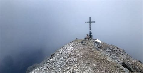 Tofana Di Rozes Per Via Ferrata Lipella Nel Mastodontico Mondo Delle