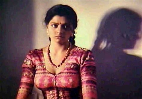 Awesomeness Wallpaper: Bhanupriya hot