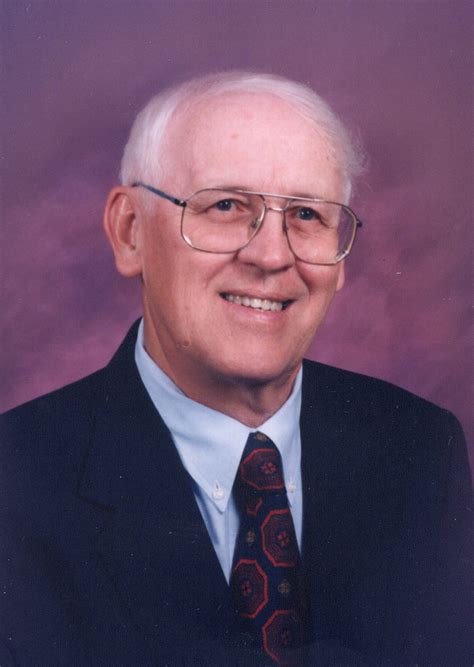 Grief experts explain how funeral homes Grand Rapids MN support families 1