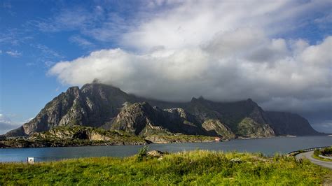 Fondos de Pantalla 1920x1080 Noruega Islas Lofoten Montañas Ríos Nube