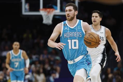 Svi Mykhailiuk Va Finalement Rester En NBA Basket USA