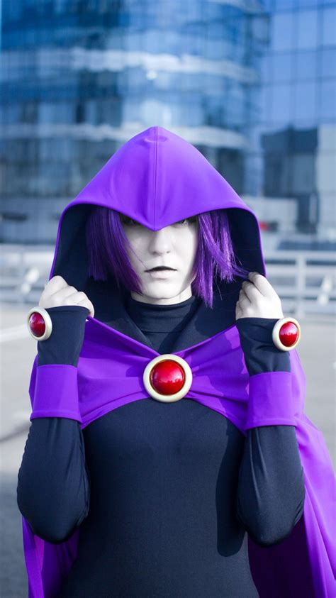 Raven Cosplay Titans