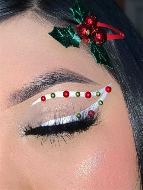 45 Fun Christmas Eyeshadow Looks For A Joyful Vibe Holiday Eye Makeup Christmas Eye Makeup