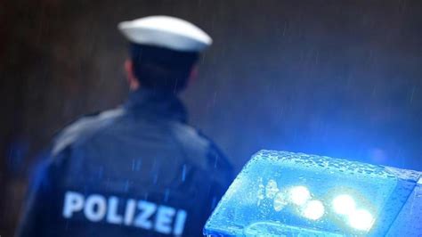 Mann Bei Auseinandersetzung Lebensgefährlich Verletzt