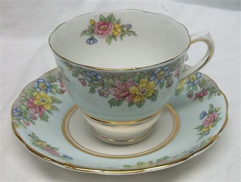 LOT OF 4 DIFFERENT VINTAGE BONE CHINA TEA CUPS & SAUCERS - VARIOUS ...