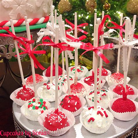 Christmas Cake Pops | Christmas cake pops, Cake, Christmas cake