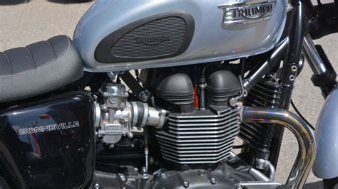 V Twin Vs Parallel Twin Motorcycle Engines Whats The Difference