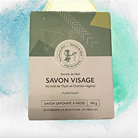 Savon visage au miel de thym et charbon végétal de Secrets de miel de