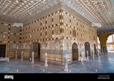 Sheesh mahal amber fort jaipur india hi-res stock photography and images - Alamy