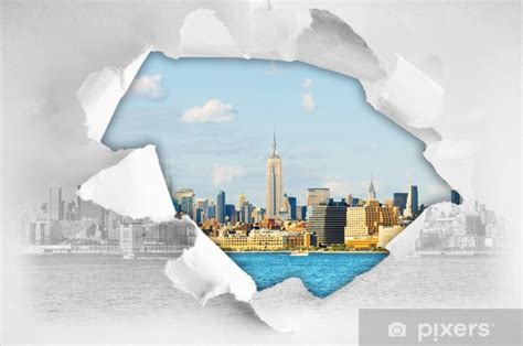 Vinilo Pixerstick La ciudad de Nueva York a través del agujero en papel