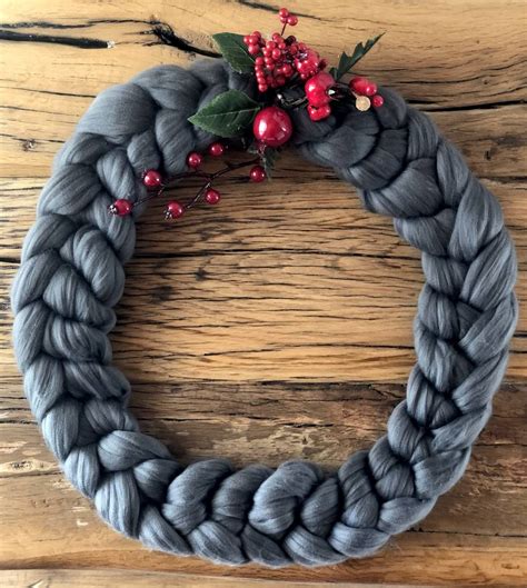 Chunky Knitted Christmas Wreath | Living_zs