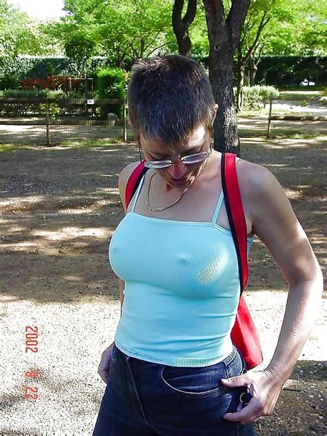 Mature 40 Public Braless Pokies Downblouse 02 Photo 46 67 X3vid