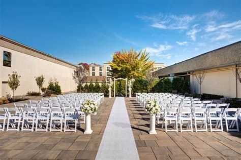 Windsor Ballroom At The Holiday Inn Of East Windsor Venue