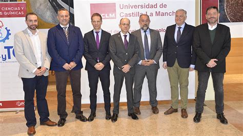 La Facultad de Químicas de la UCLM festeja sus 50 años viajando a los