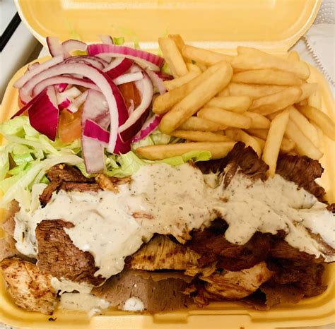 Mixed doner with salad, chips and garlic sauce : r/Doner