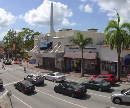 Downtown Miami Webcam from Bar & Chain - Live Beaches