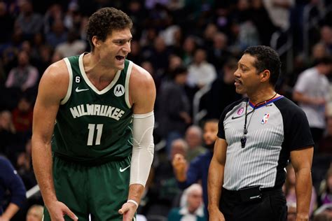 WATCH Milwaukee Bucks Brook Lopez Ejected After Instigating Fight