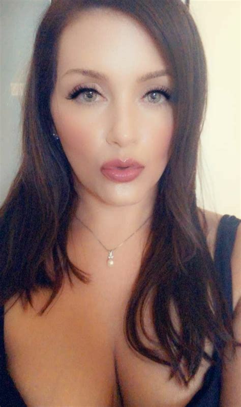 Julia Has The Prettiest Rich White Pussy And She Loves Cheating On Poor Edward Shooshtime