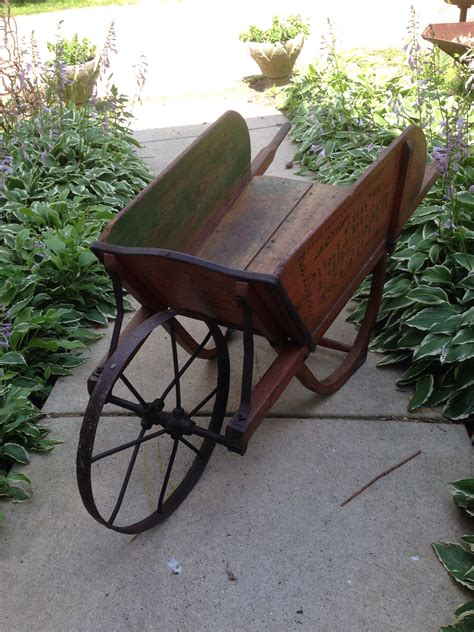 Old Fashioned Wooden Wheelbarrow Hochsteck Frisuren