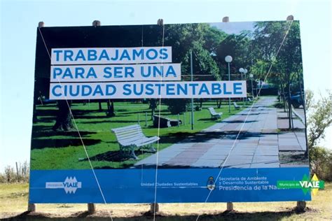 Nueva cartelería en la ciudad Municipio de Viale